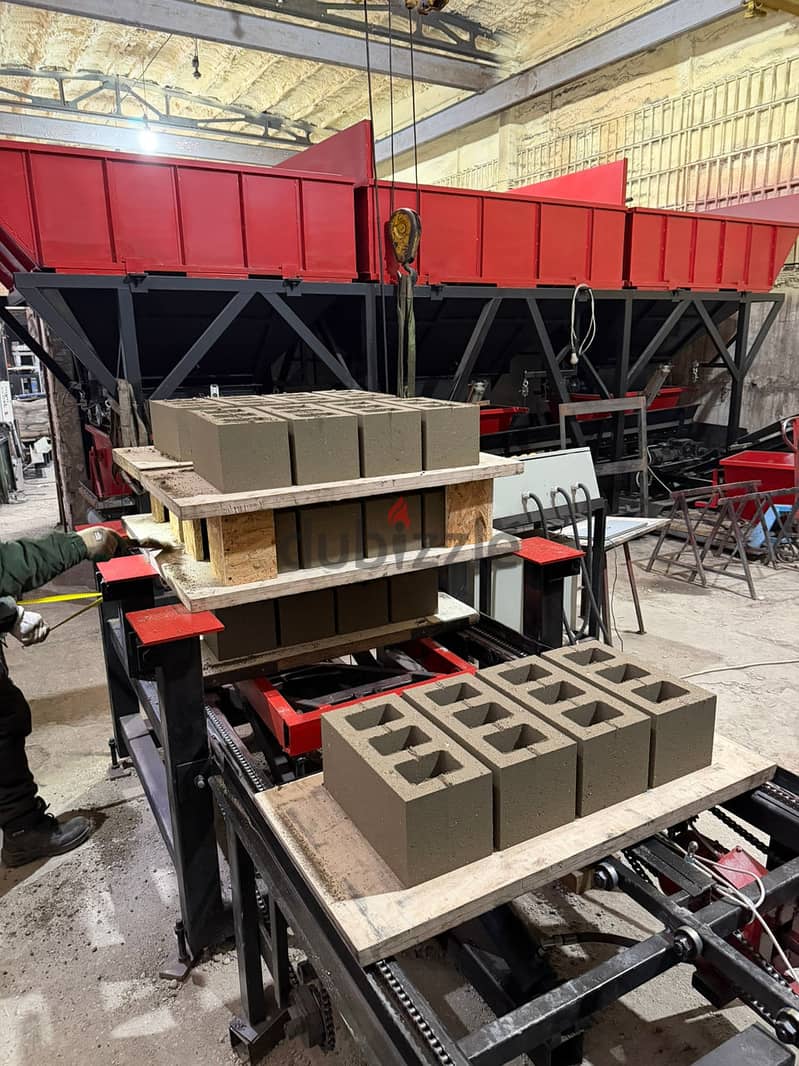 Vibropress for the production of building blocks, paving slab, borders 1
