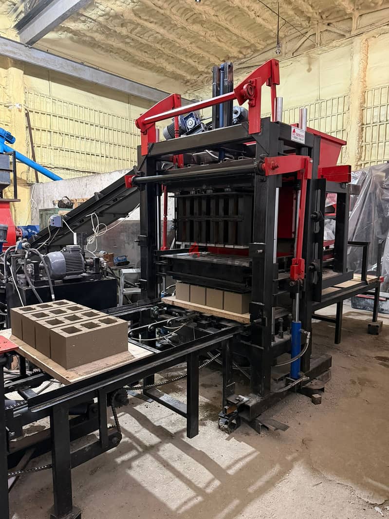 Vibropress for the production of building blocks, paving slab, borders 2