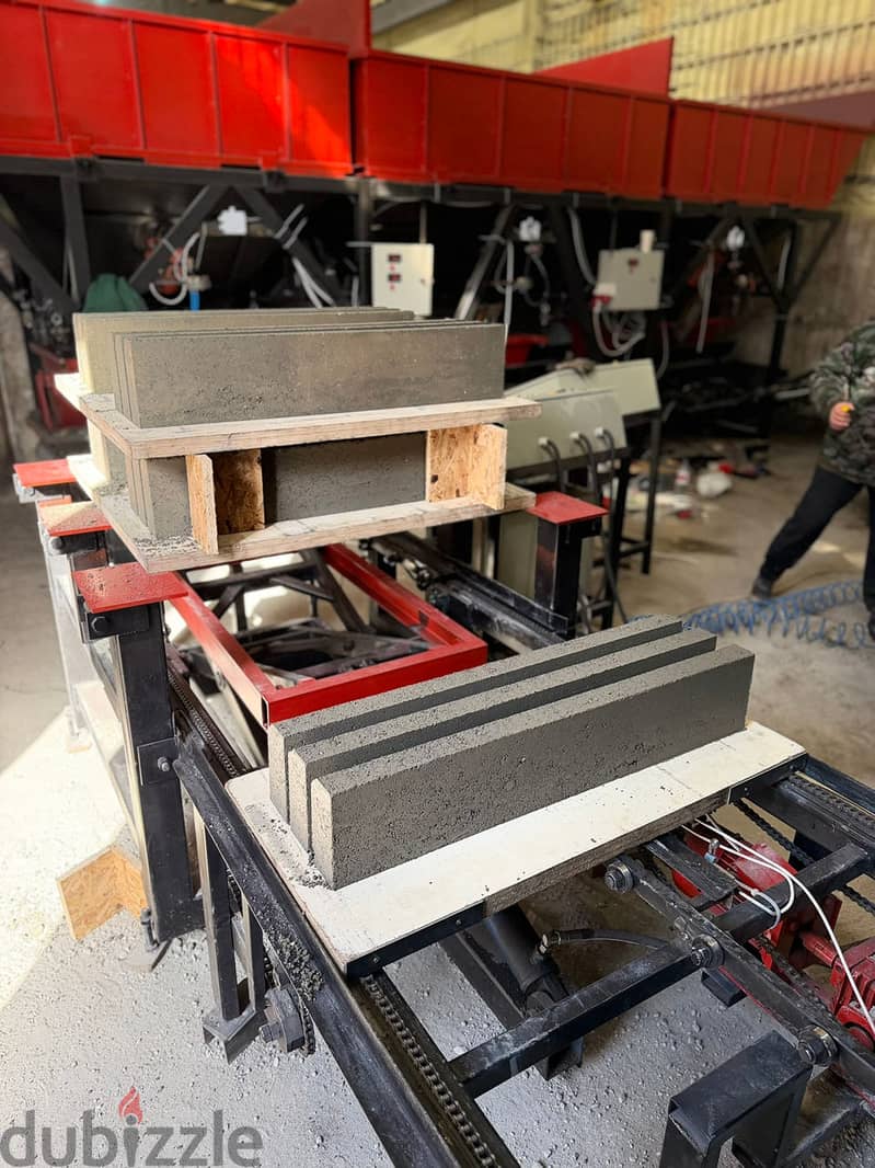 Vibropress for the production of building blocks, paving slab, borders 4