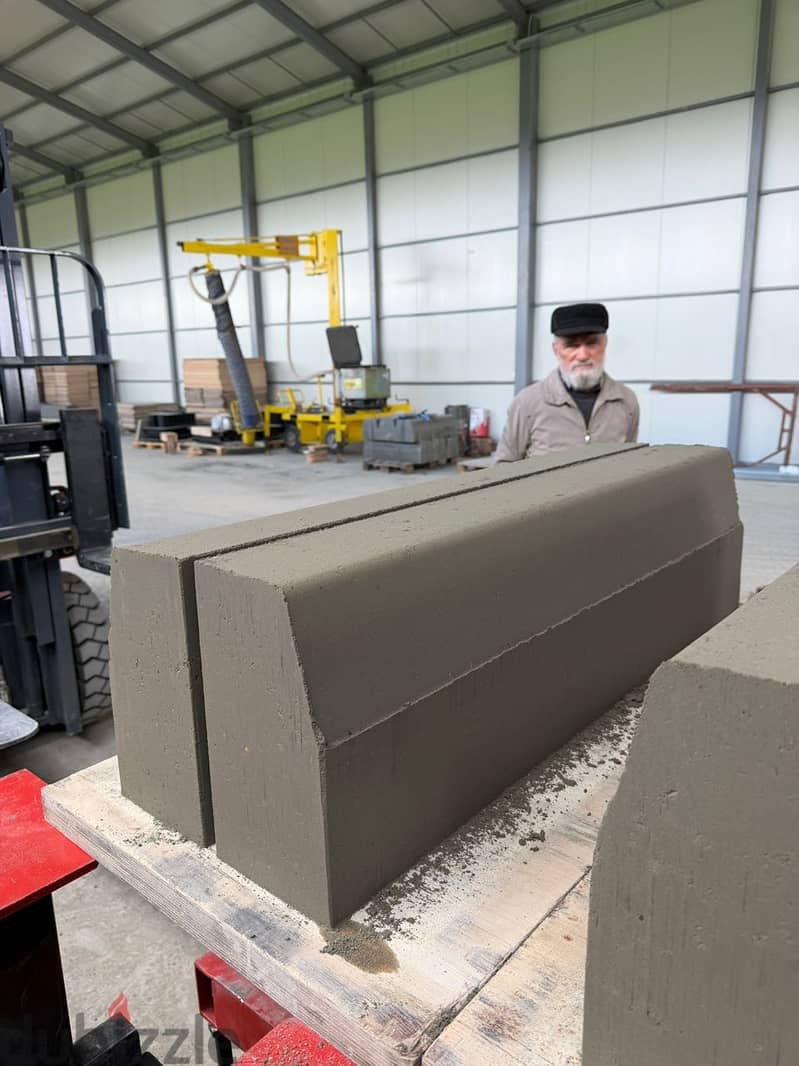 Vibropress for the production of building blocks, paving slab, borders 8