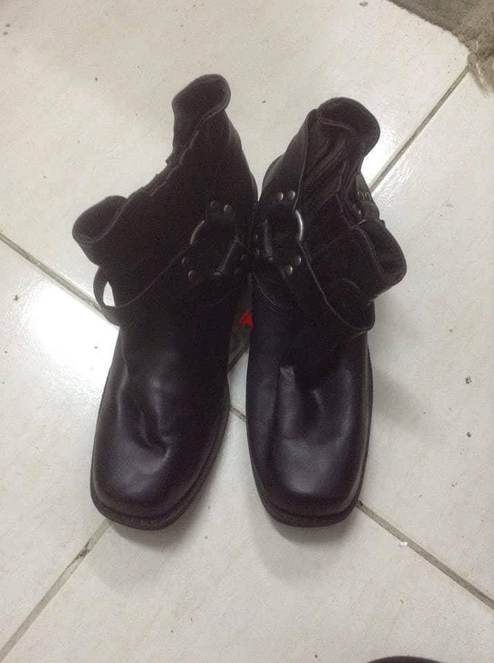 بوت نسائي Shoes - Women's Boots 2