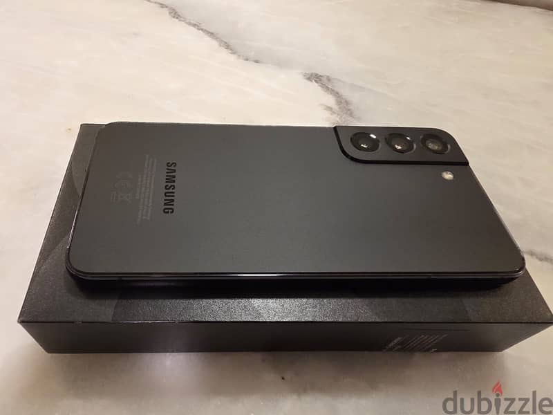 Samsung Galaxy S22 (Black) 256GB 1