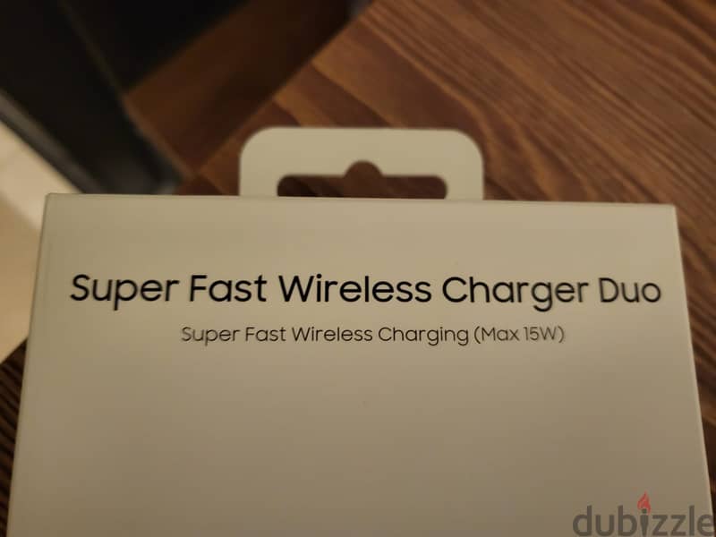 SAMSUNG Wireless Duo Charger - Brand New 1
