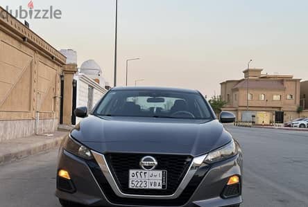نيسان ألتيما 2022 شبه فل  Nissan Altima 2022 Semi Full