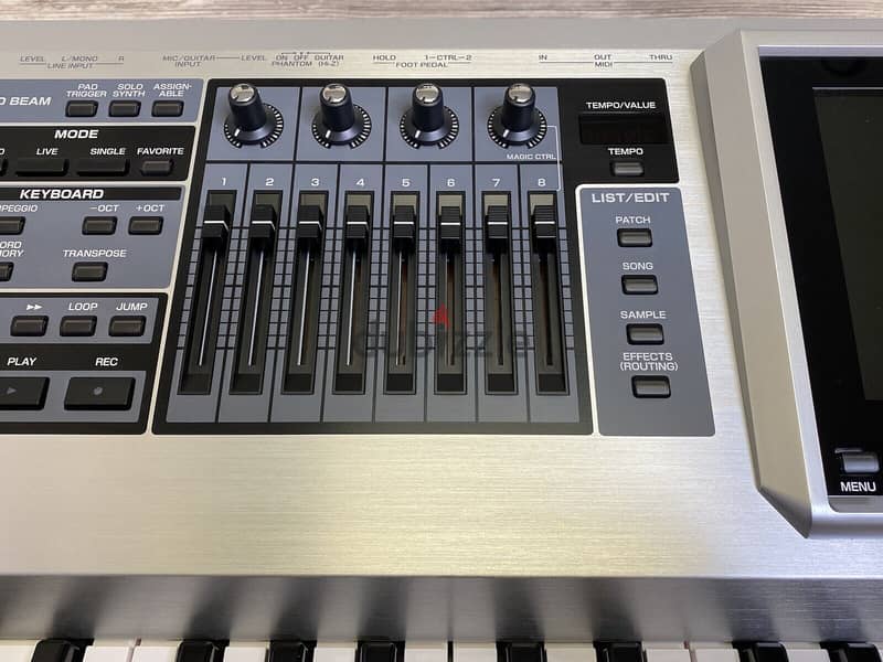 Roland Fantom G6 61 keys 1