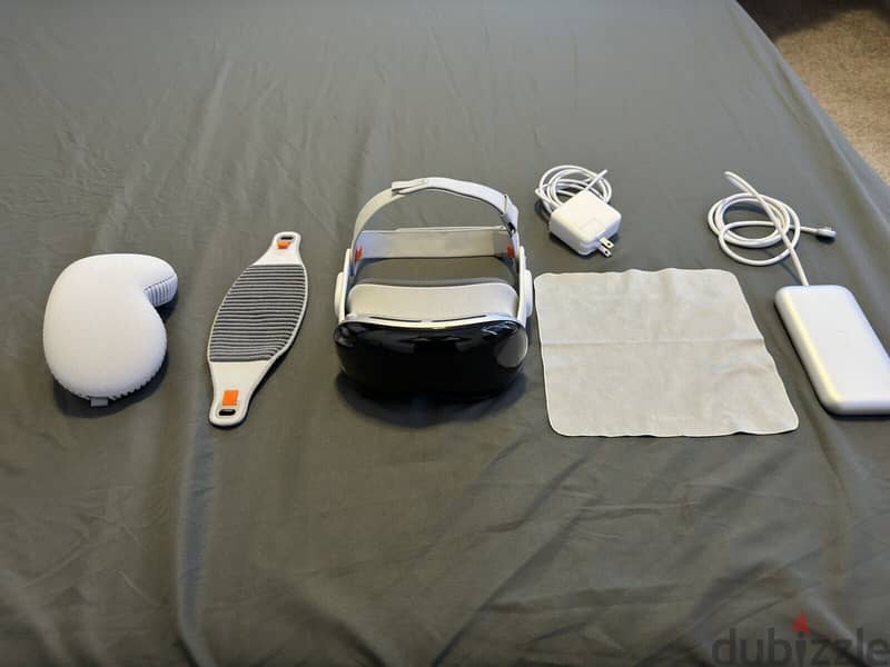 Apple Vision Pro 256GB, 512GB, SoloKnit Band - S, Dual Loop 1