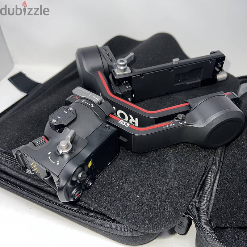 DJI - RS 3 Pro Combo 3-Axis Gimbal Stabilizer 1