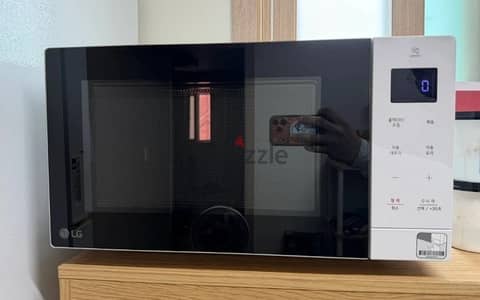 LG Microwave Oven 30L Large Capacity White Touch Control 2026 Version