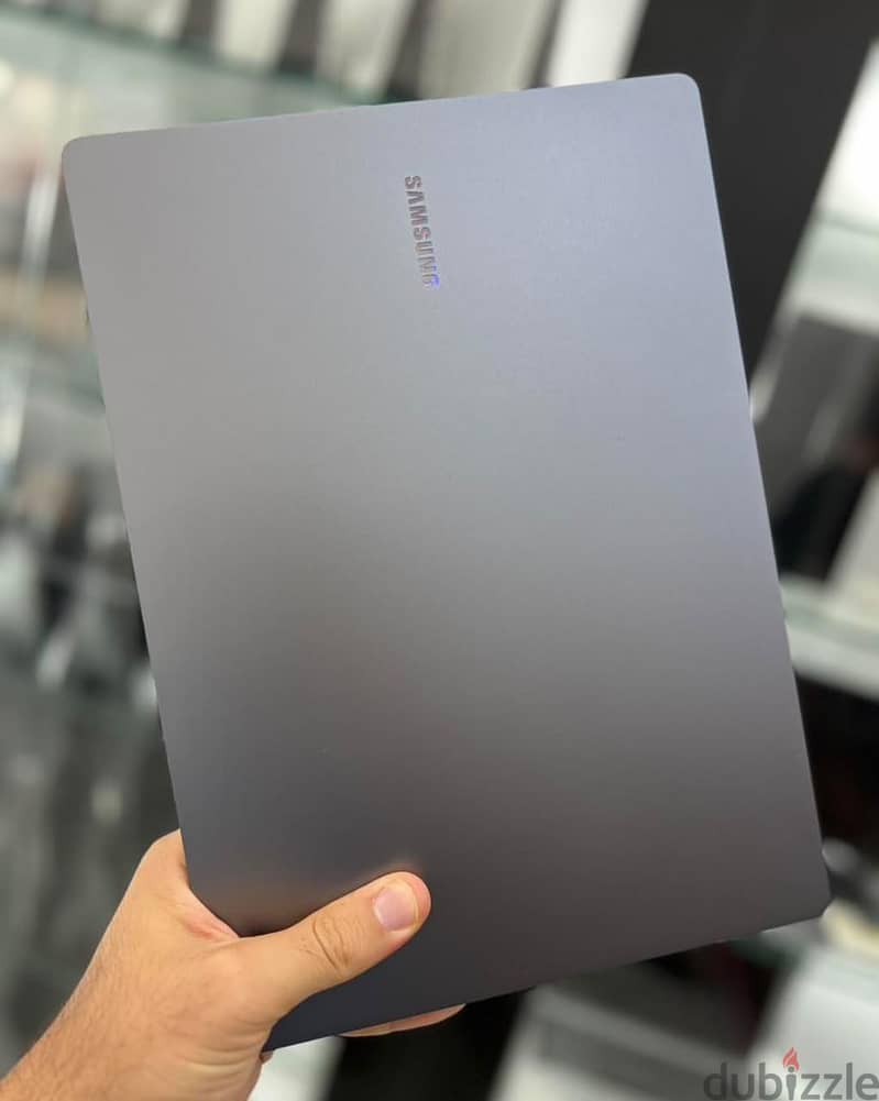 SAMSUNG GALAXY BOOK 5 PRO! 4