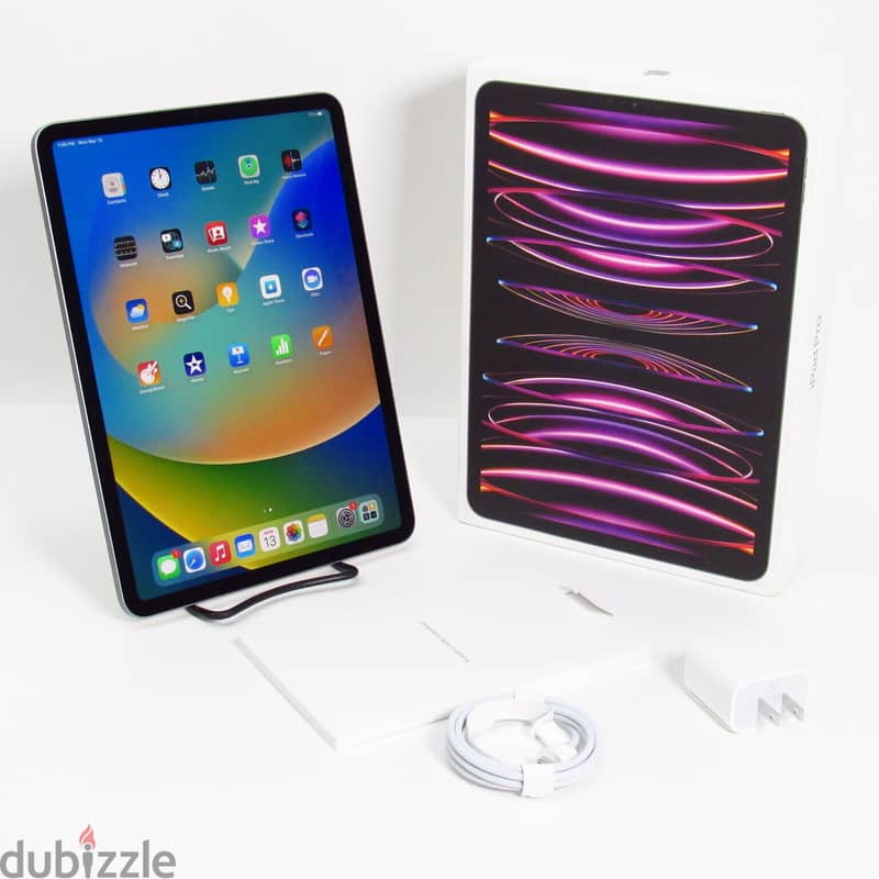 Apple iPad Pro 11-inch + Magic Keyboard & Apple Pencil 1