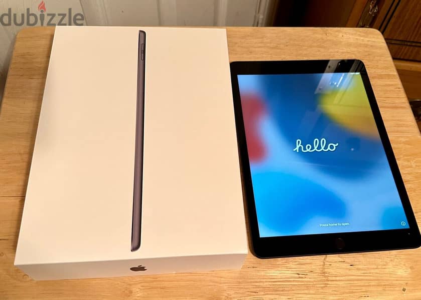 Apple iPad 8th Gen Wifi 10.2" Tablet 128GB Apple Pen & Keyboard 1
