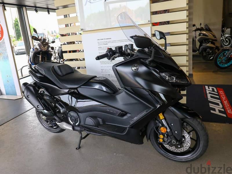2025 Yamaha TMAX 560cc 1