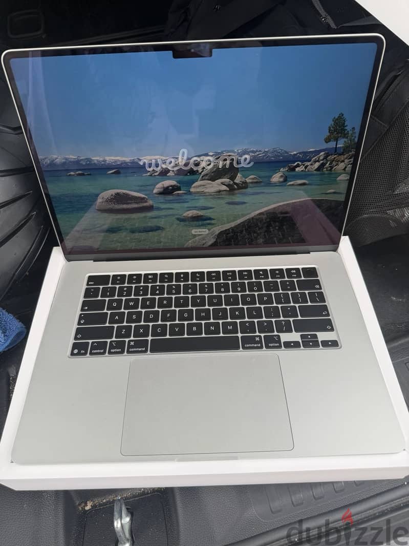 Apple Macbook Air 15" M5 Chip 24GB 1TB 10-Core GPU 1