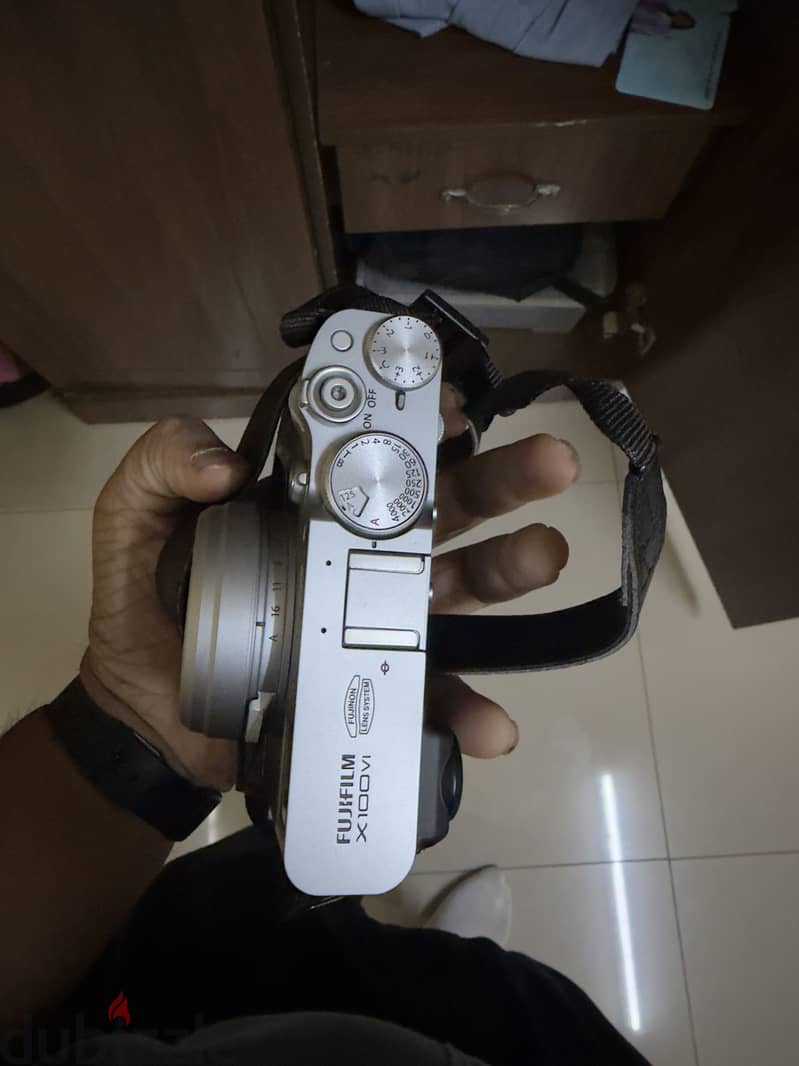 Fujifilm X100VI with perfect condition, box and invoice,warranty 1