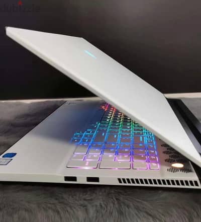 Alienware m15 Gaming Laptop – RGB Keyboard & LED Lighting