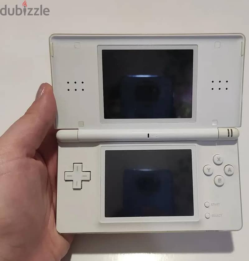 Nintendo Dsi lite Excellent condition with charger 2