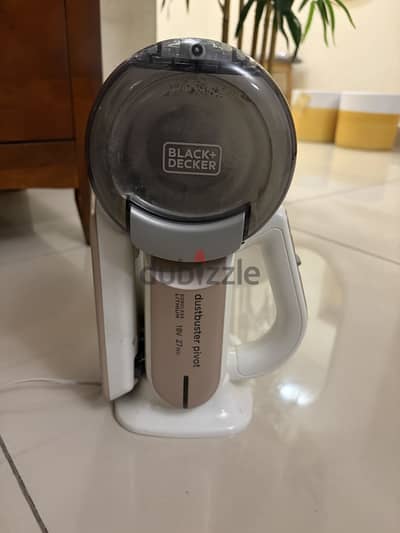 BLACK+DECKER 18V Cordless Pivot Handheld Vacuum (PV1820LRGP-GB)