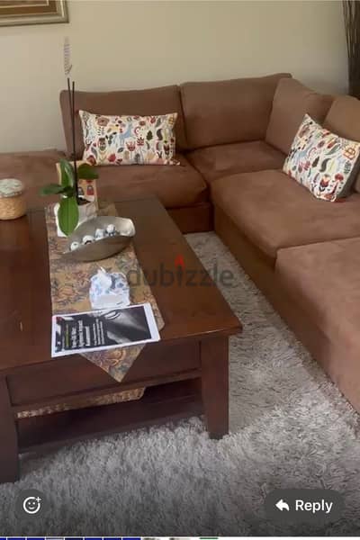 طقم كنب فاخر على شكل حرف L من BoConcept مع طاولة قهوة للبيع