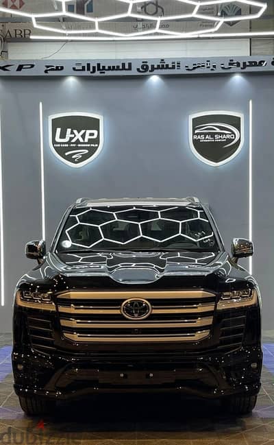 تويوتا VXR بريمي 2026 لون اسود