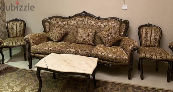 طقم كنب مع طاولات رخام