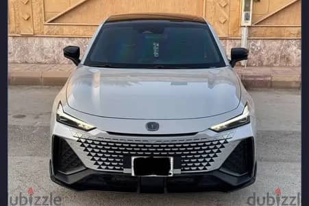 شانجان يوني-V 2025