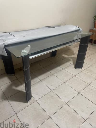 Dining table for sale with 6 chairs(cheap price)
