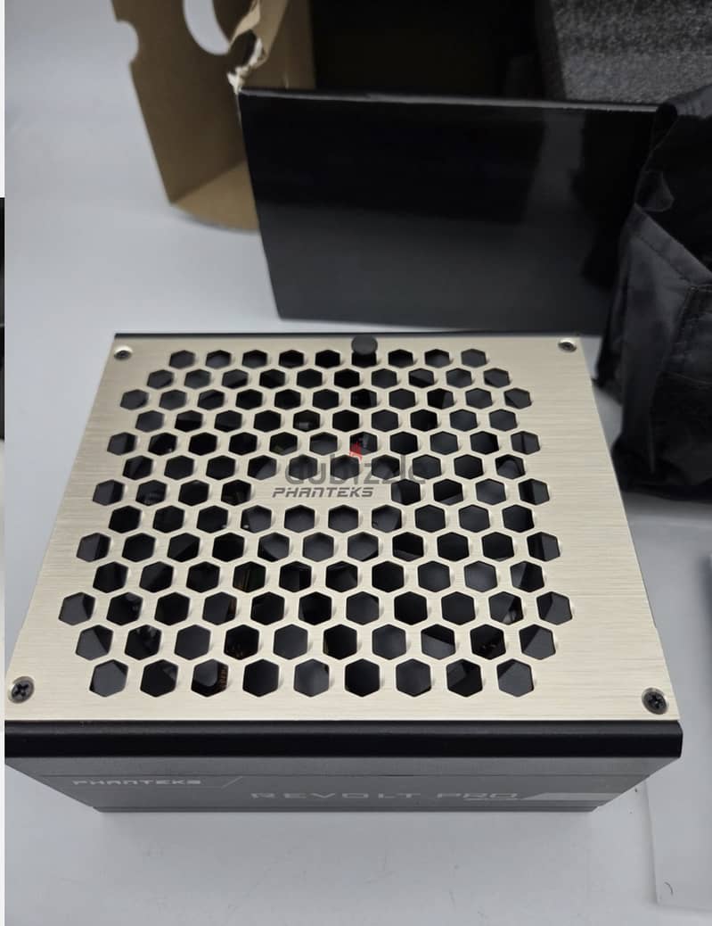 Phanteks Revolt Pro 1000W 80PLUS Gold Fully Modular PSU Power Supply 3