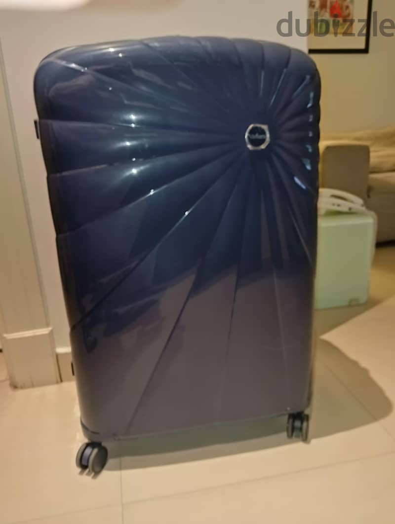 حقيبة سفر  سيليكون vistara  مقاس 32 1