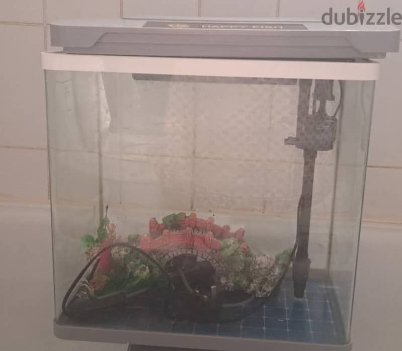 Totally fine and glass fish tanker with electric machine and lights 1
