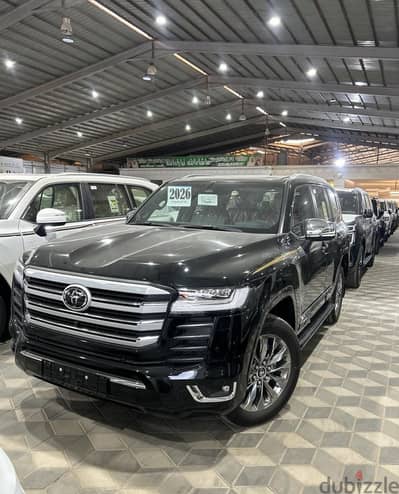 لاندكروزر VXR 2026 قطري بنزين اسود احمر