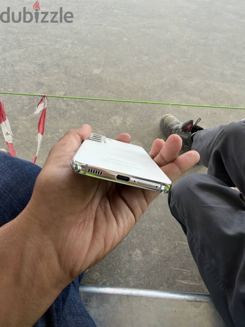 Samsung S22 6