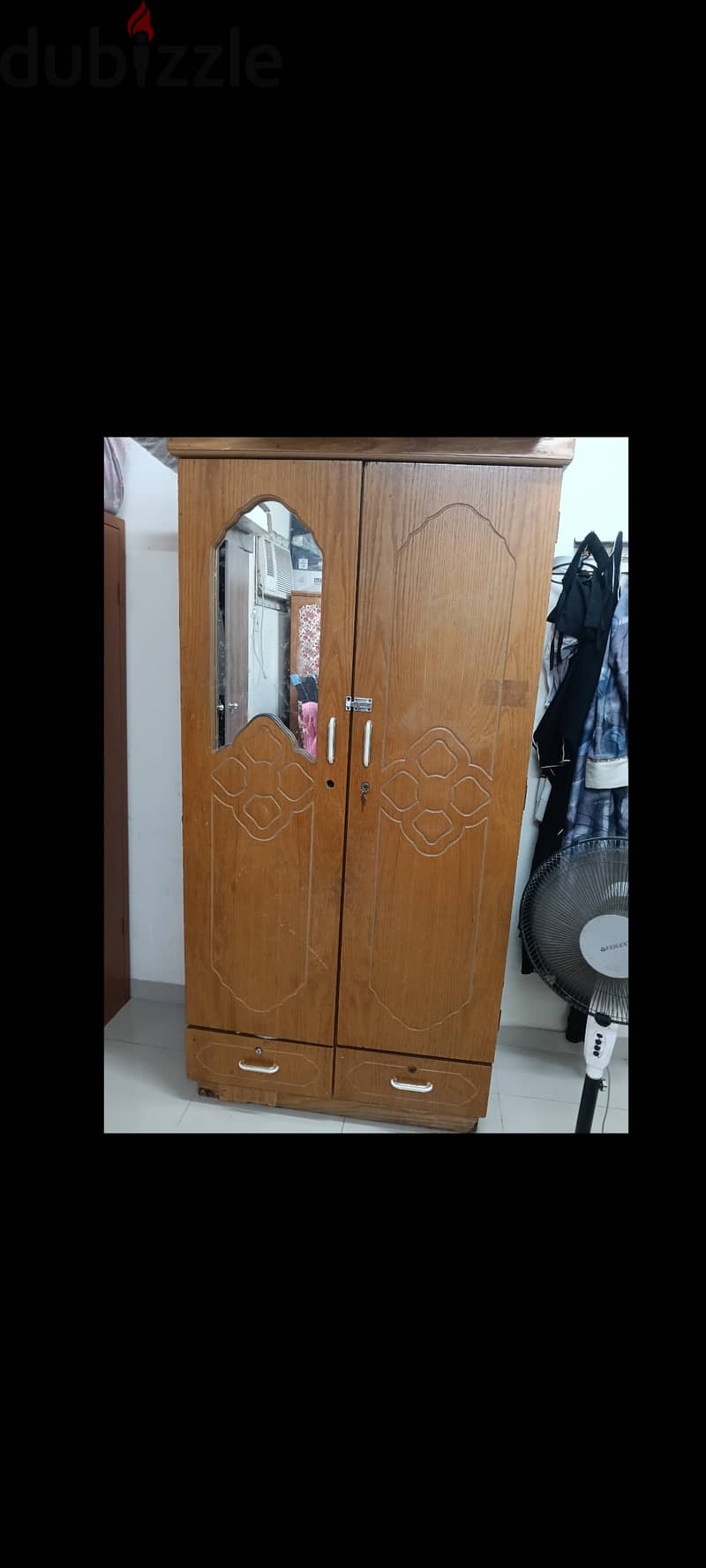 Elegant sofa, washing machine, and wooden cupboard—all in great condit 4