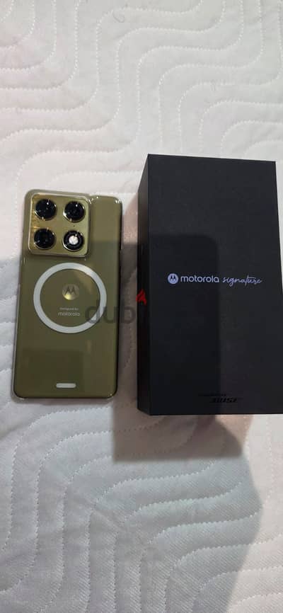 Motorola signature latest series. Same as New.