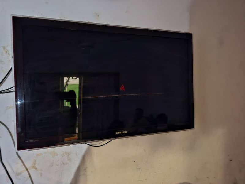 Samsung T. V 40" 2