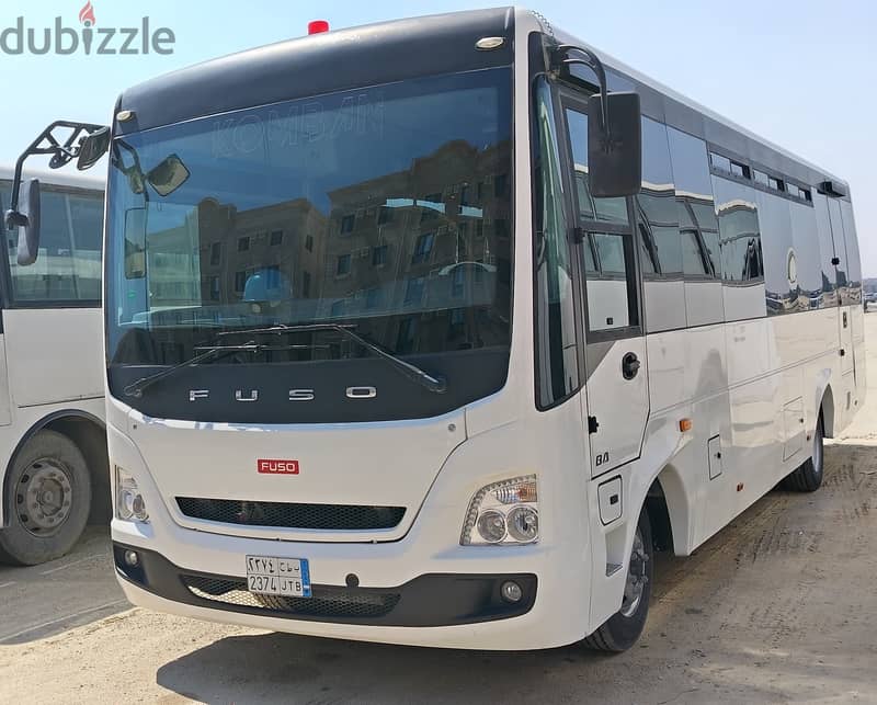 MITSUBISHI FUSO AERO QUEEN 1