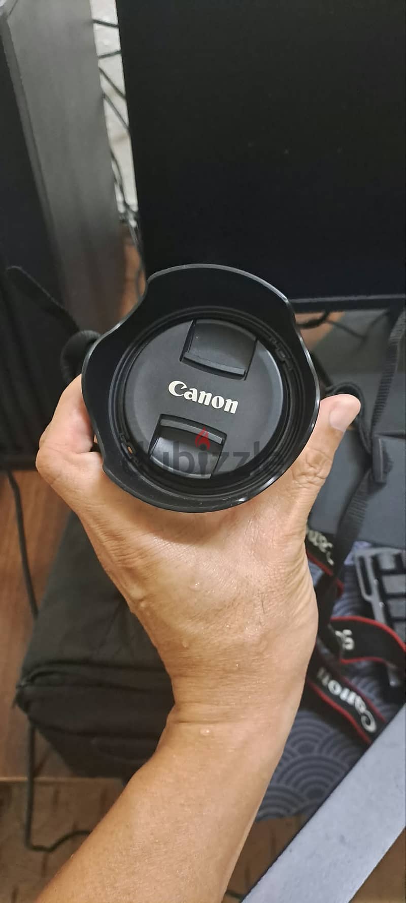 Slightly used DSLR Canon EOS 250D 4