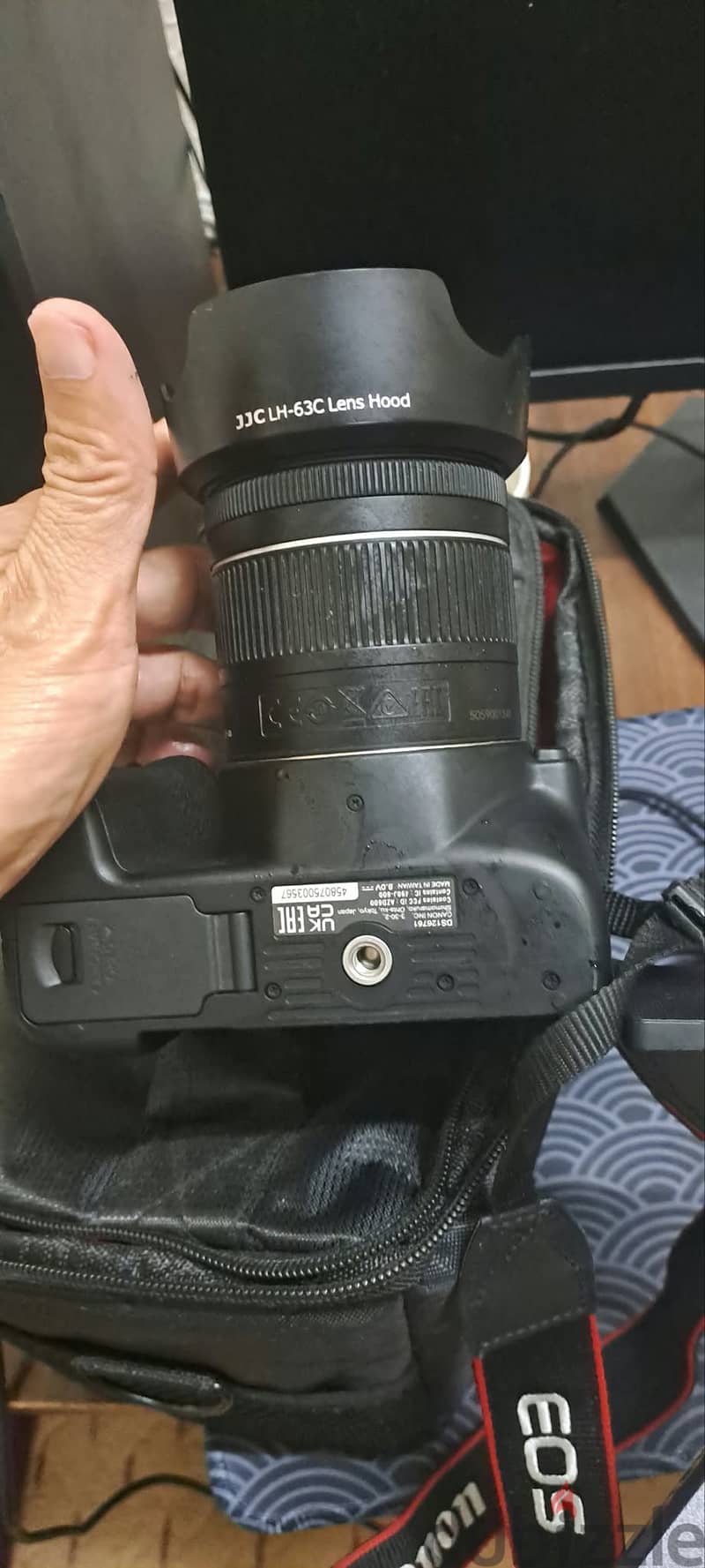 Slightly used DSLR Canon EOS 250D 1