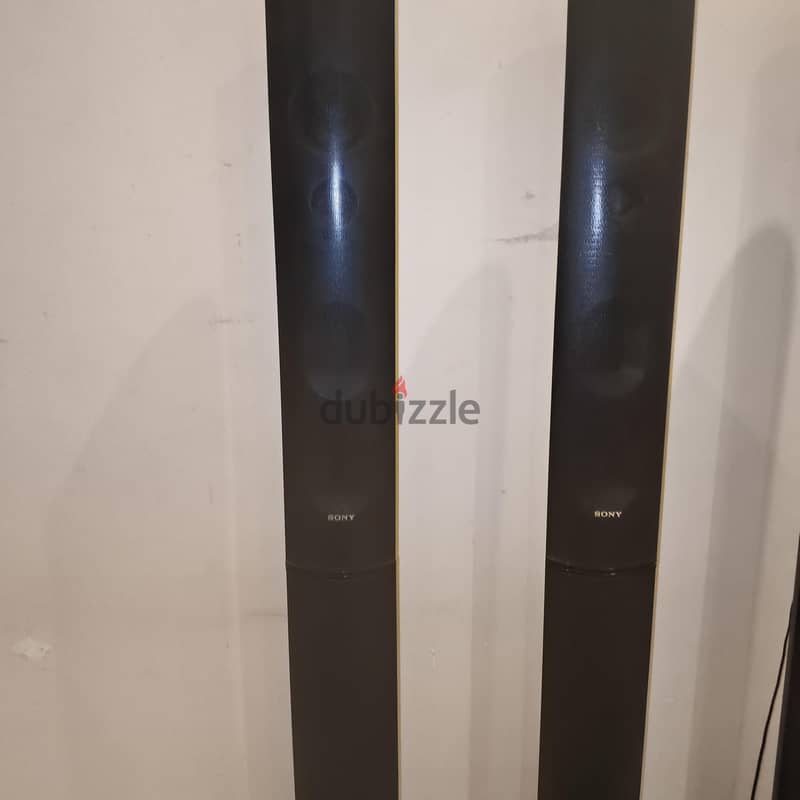 Sony speaker set. 1