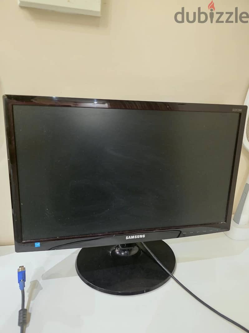 شاشة سامسونج 21.5 بوصة Full HD S22C300B 3