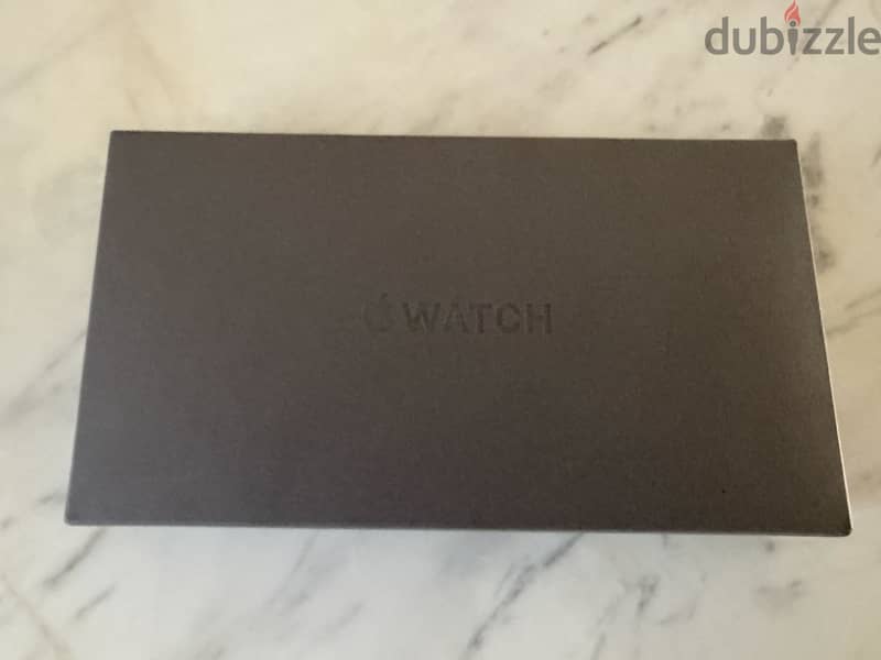 Apple Watch Ultra 2 49mm - Black Titanium + Apple Milanese Loop 11