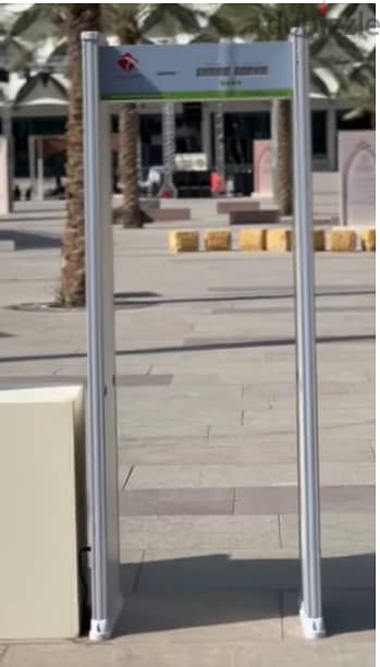 بوابة امنية لكشف المعادن للمولات و المطارات 2