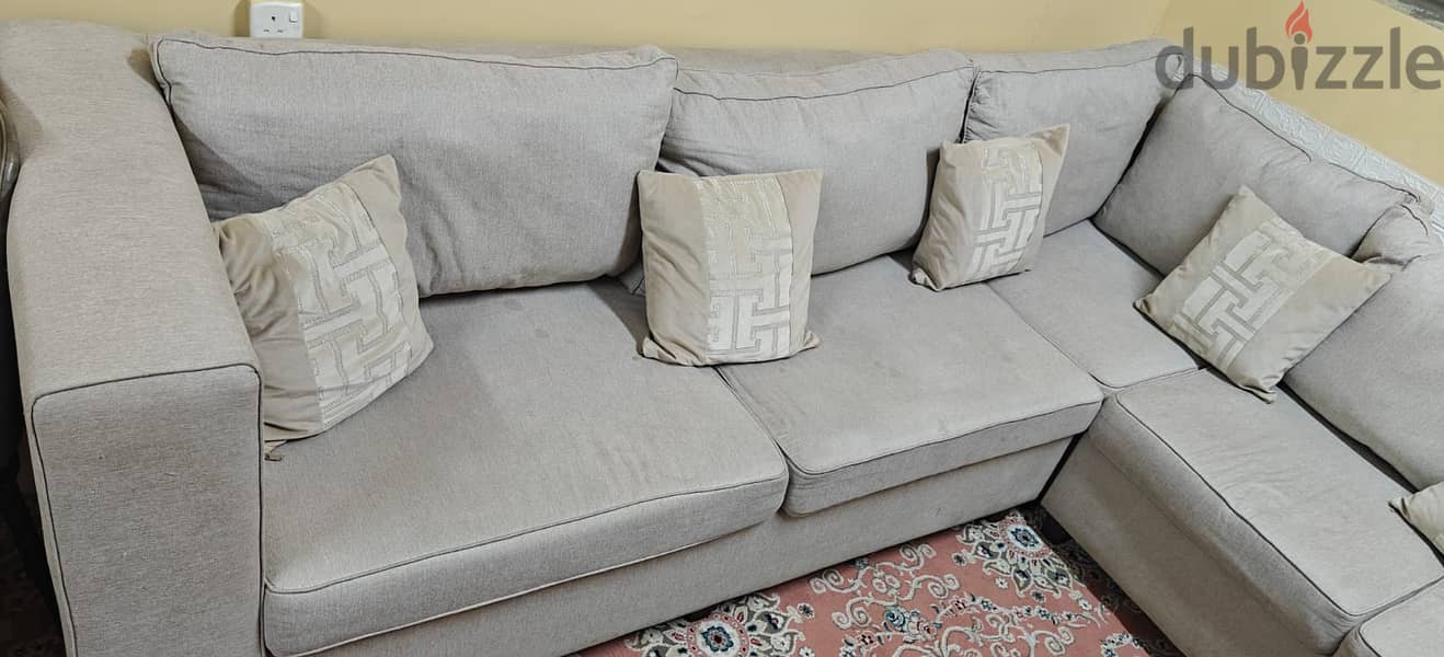 Excellent condition sofa set 7 seater 2