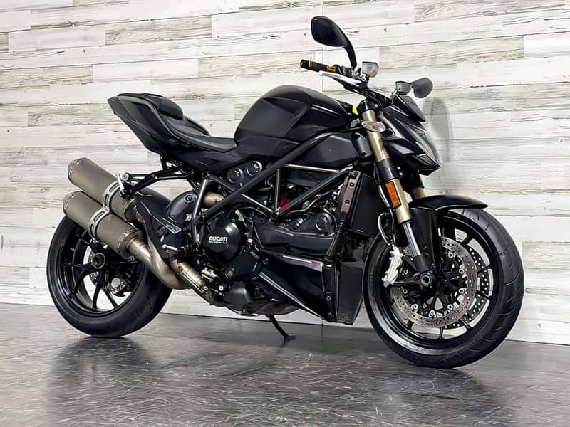 2013 Ducati streetfighter 848 available +44 7507 647630 4