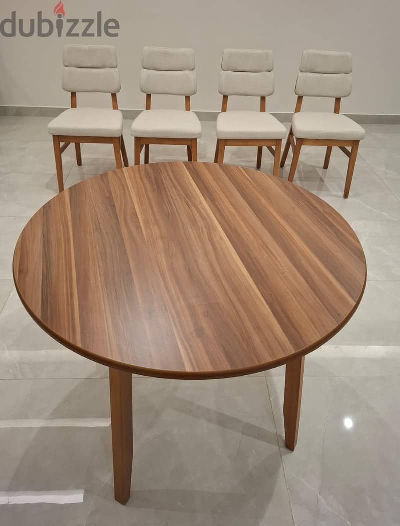 Excellent Dining table and chairs for 4 1