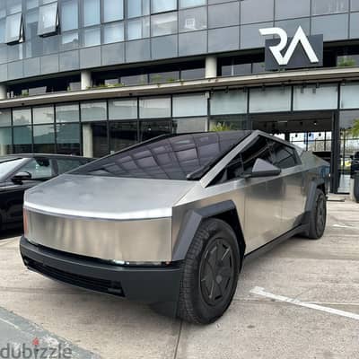 Tesla Cybertruck 2025