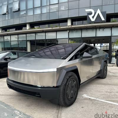 Tesla Cybertruck 2025