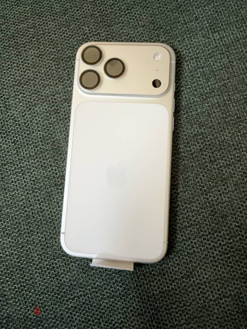 Apple - iPhone 17 Pro Max 4