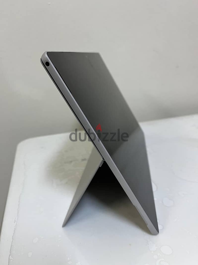 Microsoft Surface Pro 5 laptop is on sale! 5