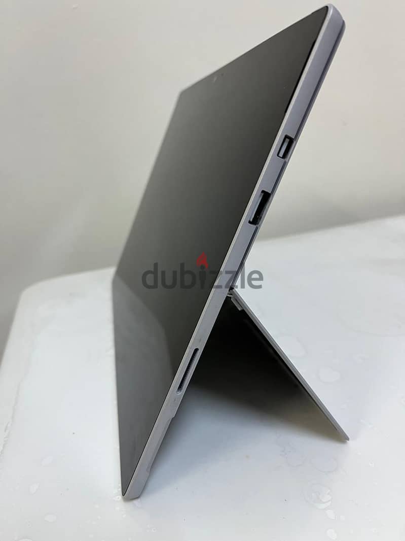 Microsoft Surface Pro 5 laptop is on sale! 7