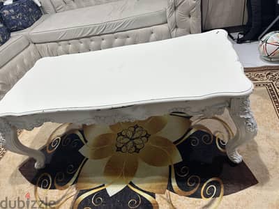 طاولة كلاسيكية فخمة للبيع